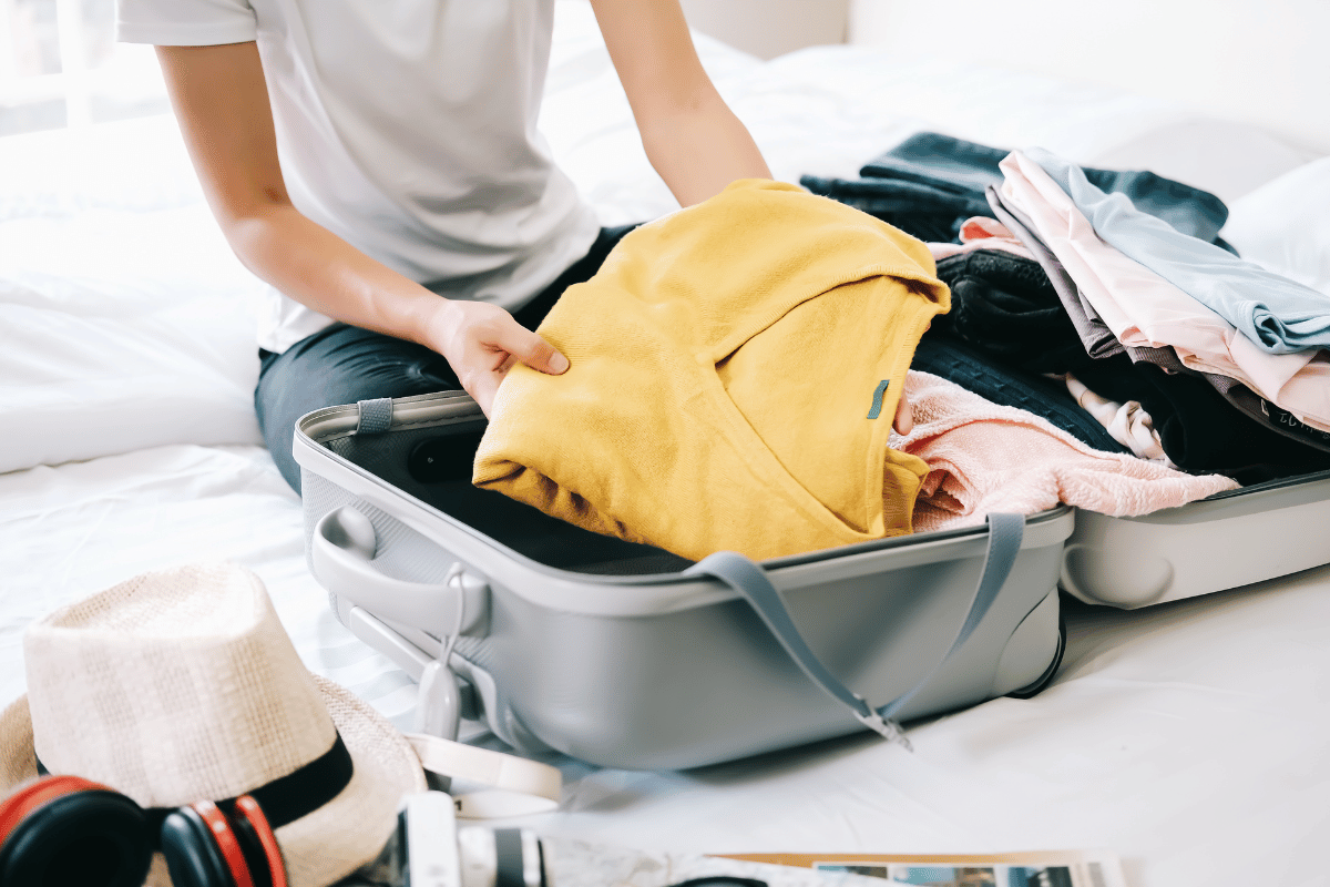 The Art of Efficiently Folding T-Shirts for Travel: Simplify and Save Space